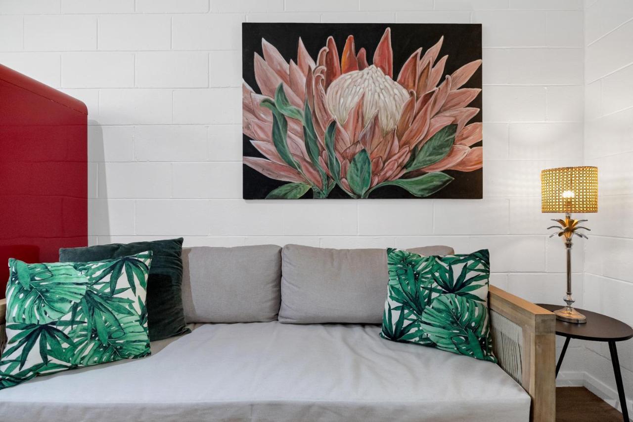 The Palms At Palm Cove Aparthotel Екстериор снимка