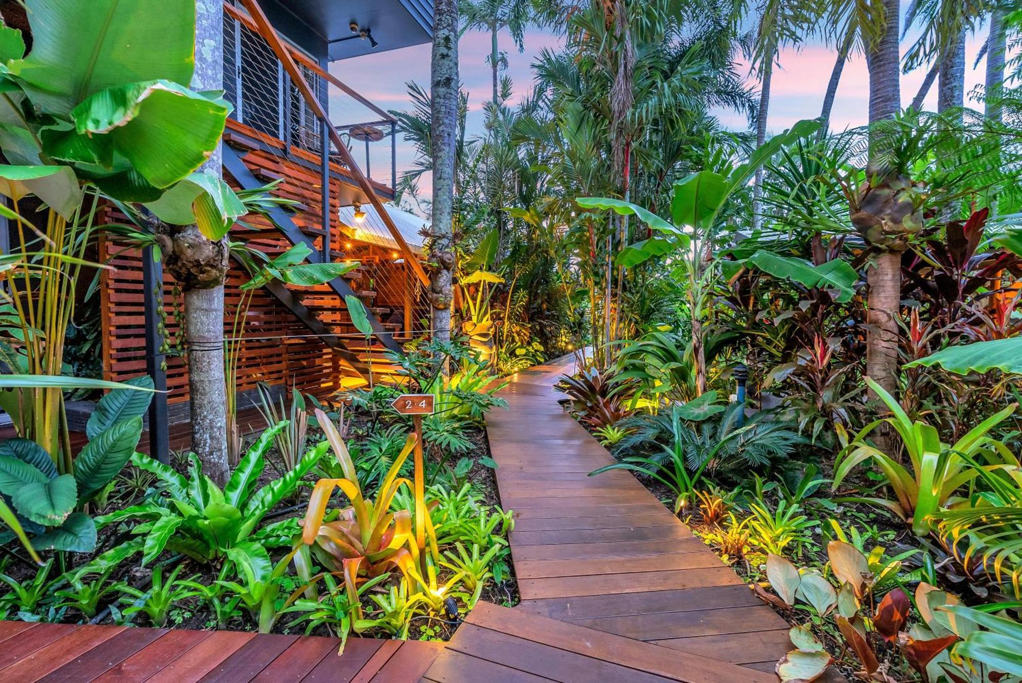 The Palms At Palm Cove Aparthotel Екстериор снимка