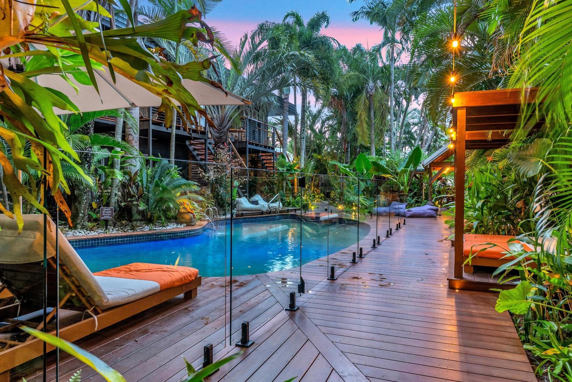 The Palms At Palm Cove Aparthotel Екстериор снимка